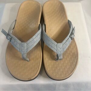 Vionic Tade Patty Women's Gray and Tan Sandals size 9